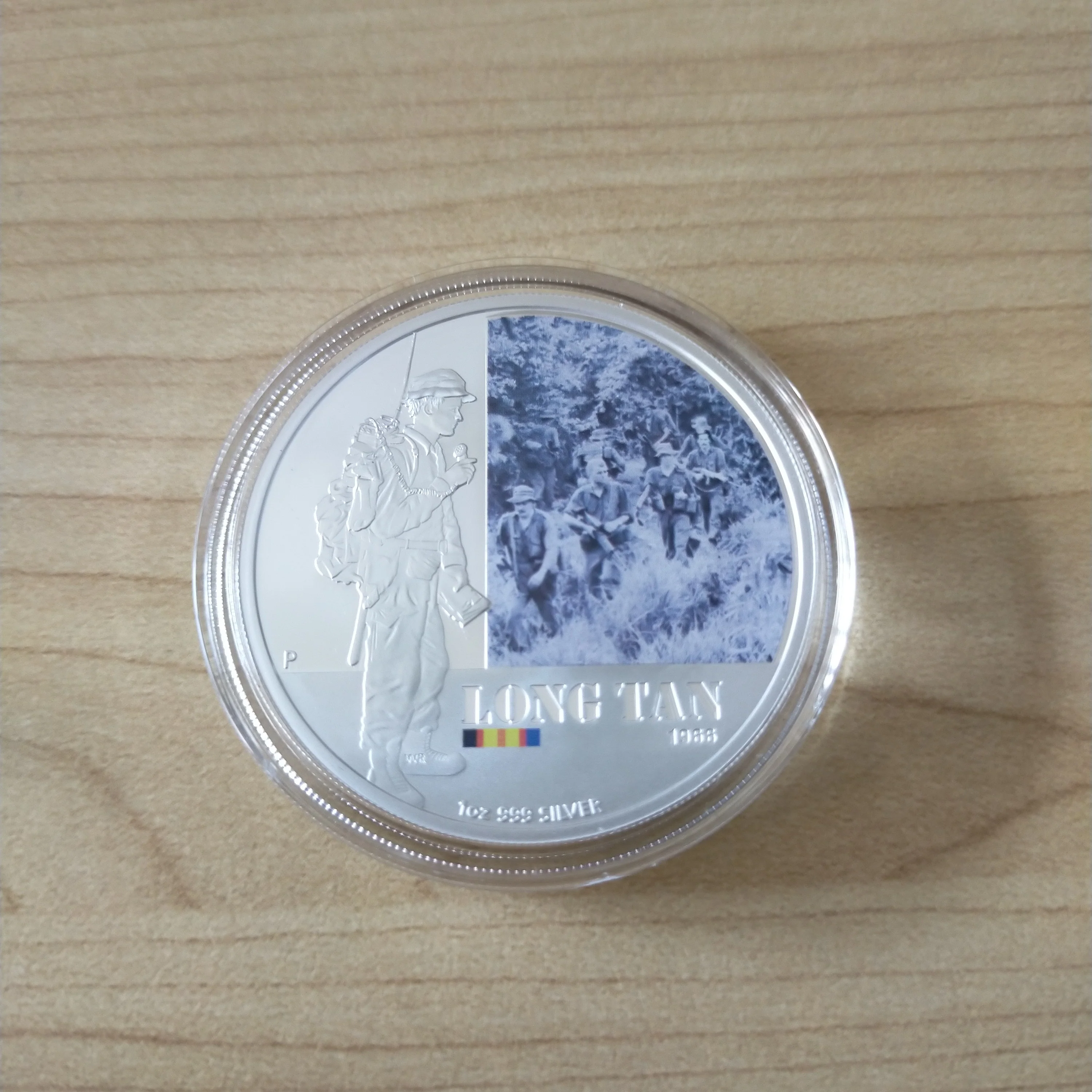 2013 Macquarie Mint The Battle of Long Tan 1966 .999 1oz Silver Proof Coin + Pin - Image 2