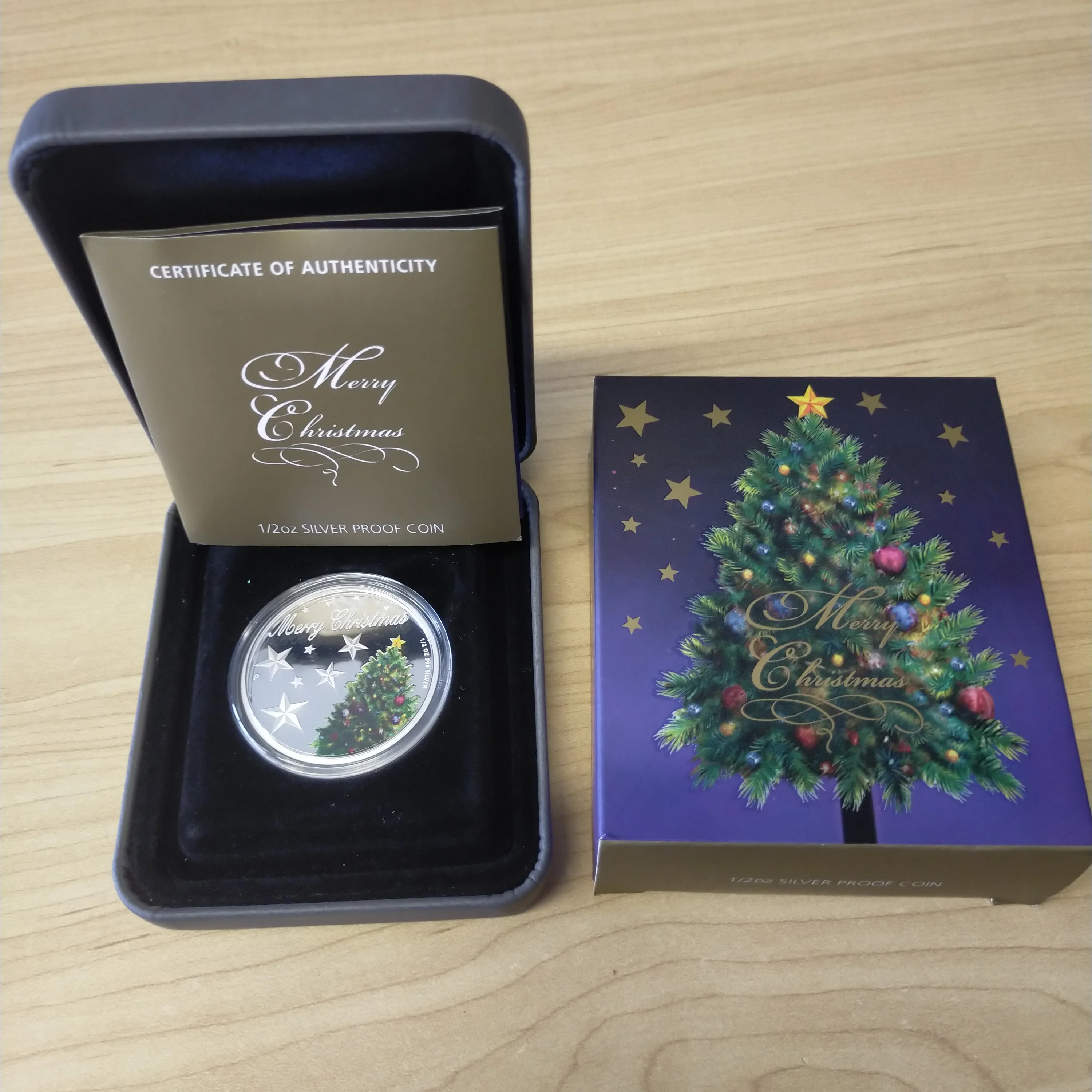 Australia 2013 Perth Mint 50c Merry Christmas .999 1/2oz Silver Coloured Coin