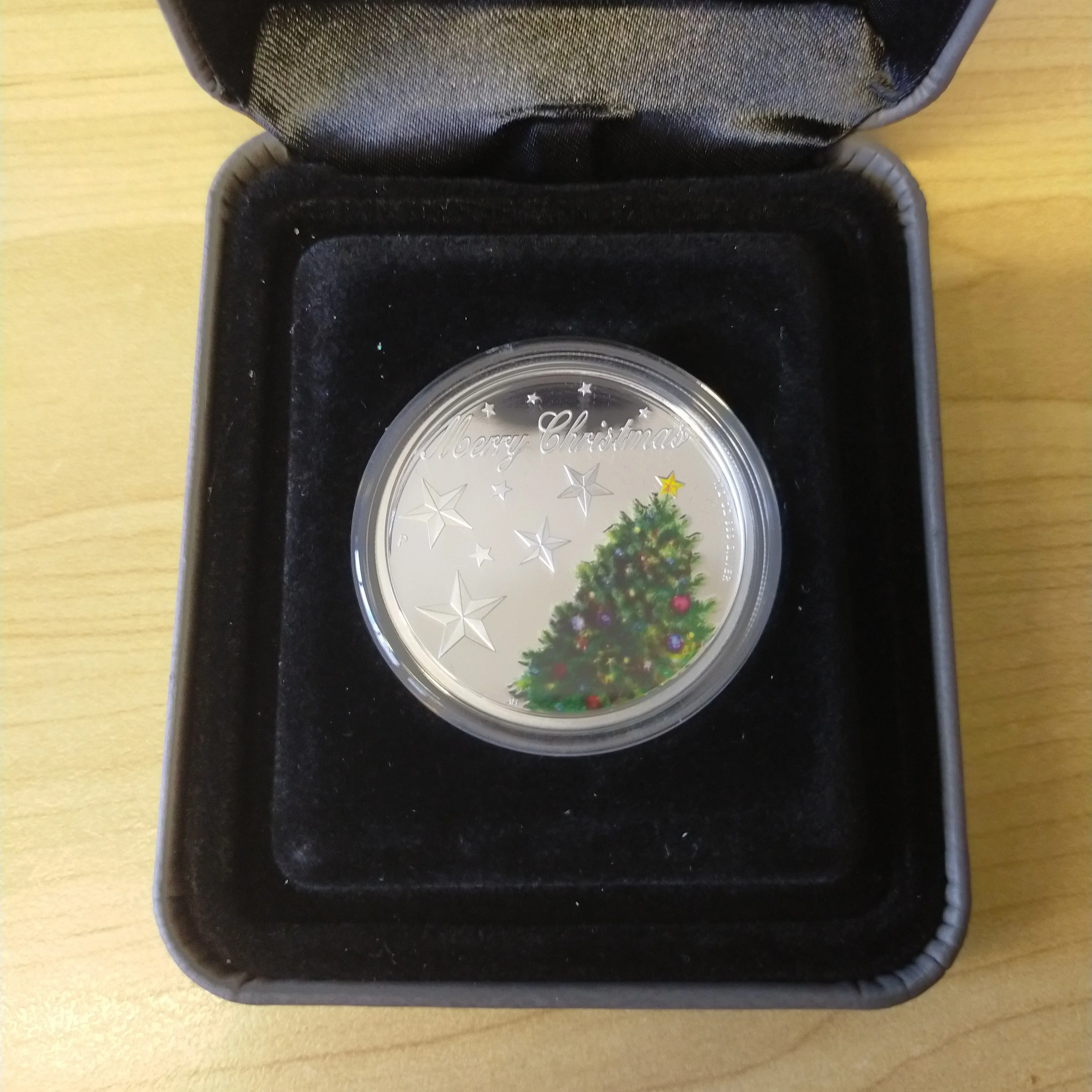 Australia 2013 Perth Mint 50c Merry Christmas .999 1/2oz Silver Coloured Coin - Image 2
