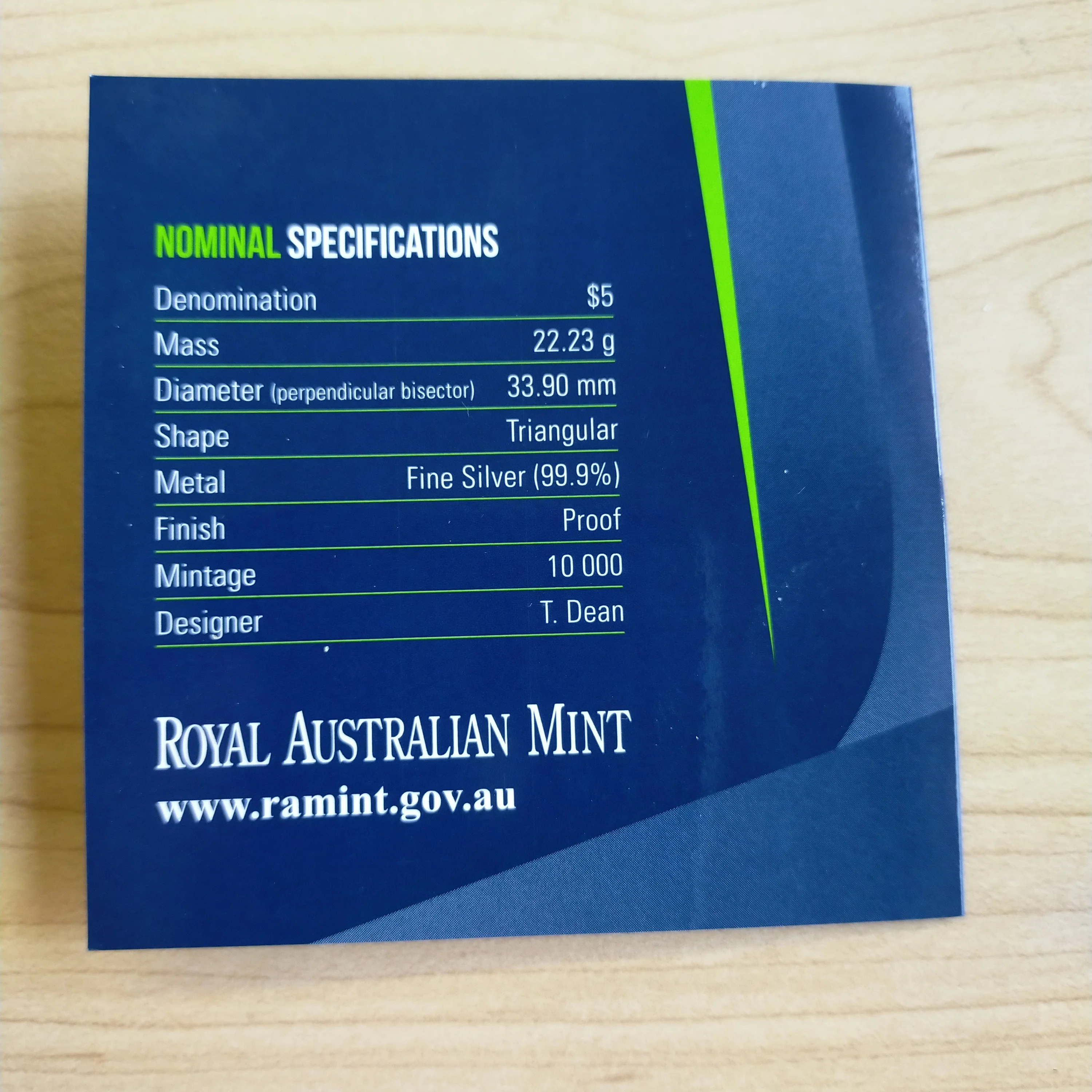 Australia 2013 Royal Australian Mint $5 25th Anniversary Of Parliament House .999 Silver Proof Triangular Coin - Image 4