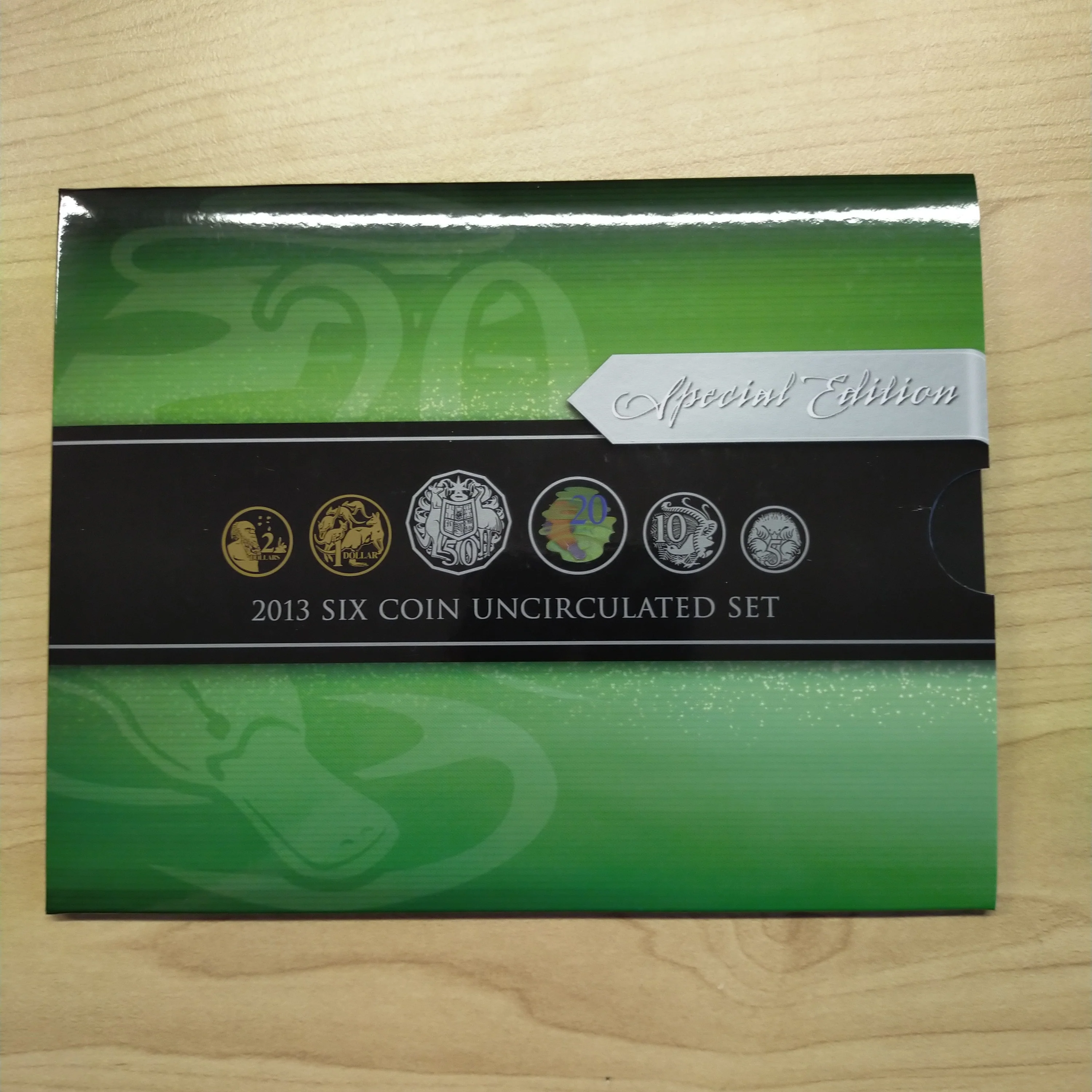2013 Royal Australian Mint Uncirculated Year Set With special coloured 20c which is unique to this set