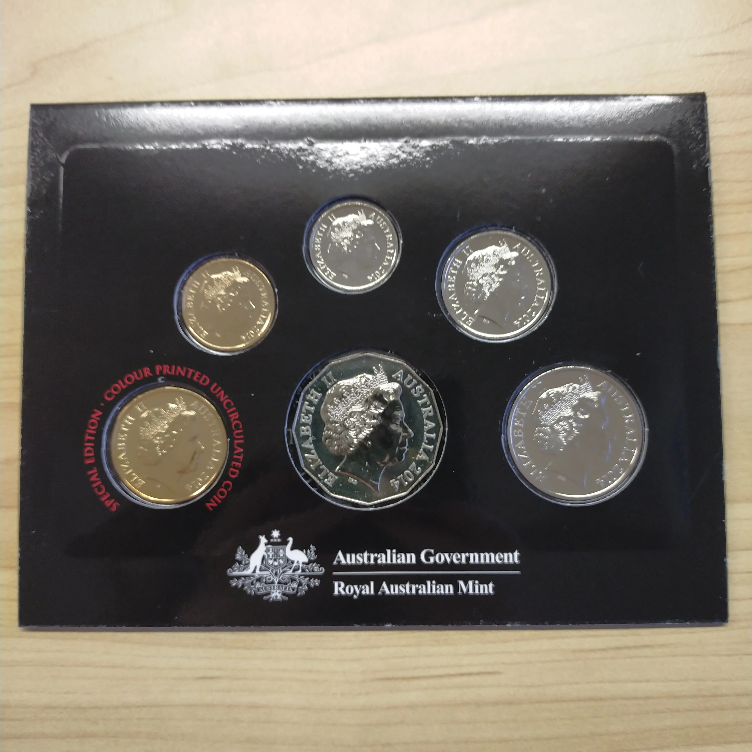 Australia 2014 Royal Australian Mint Uncirculated Year Coin Set With special coloured dollar which is unique to this set - Image 4