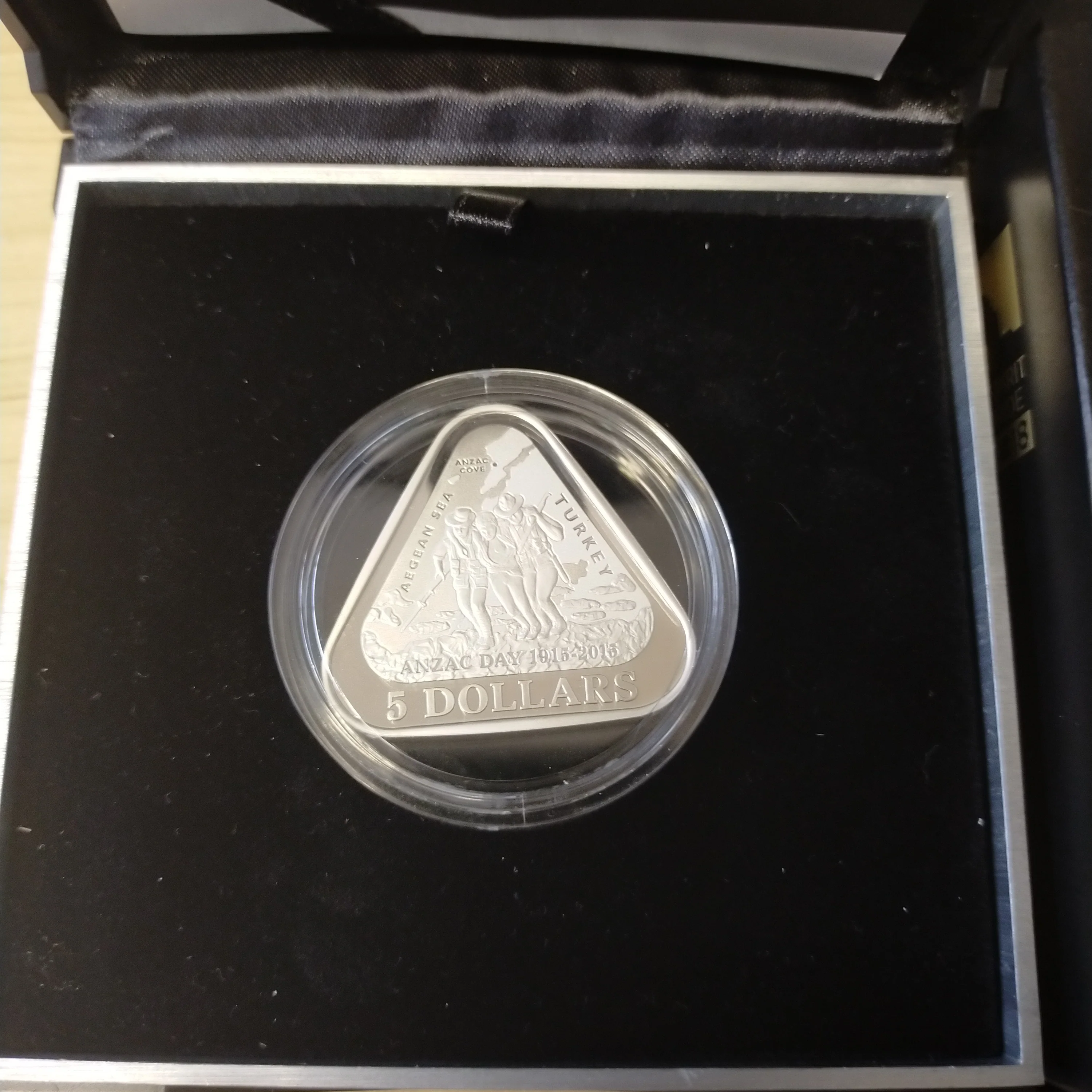 Australia 2015 Royal Australian Mint $5 Anzac Centenary Triangular .999 Silver Proof Coin - Image 2