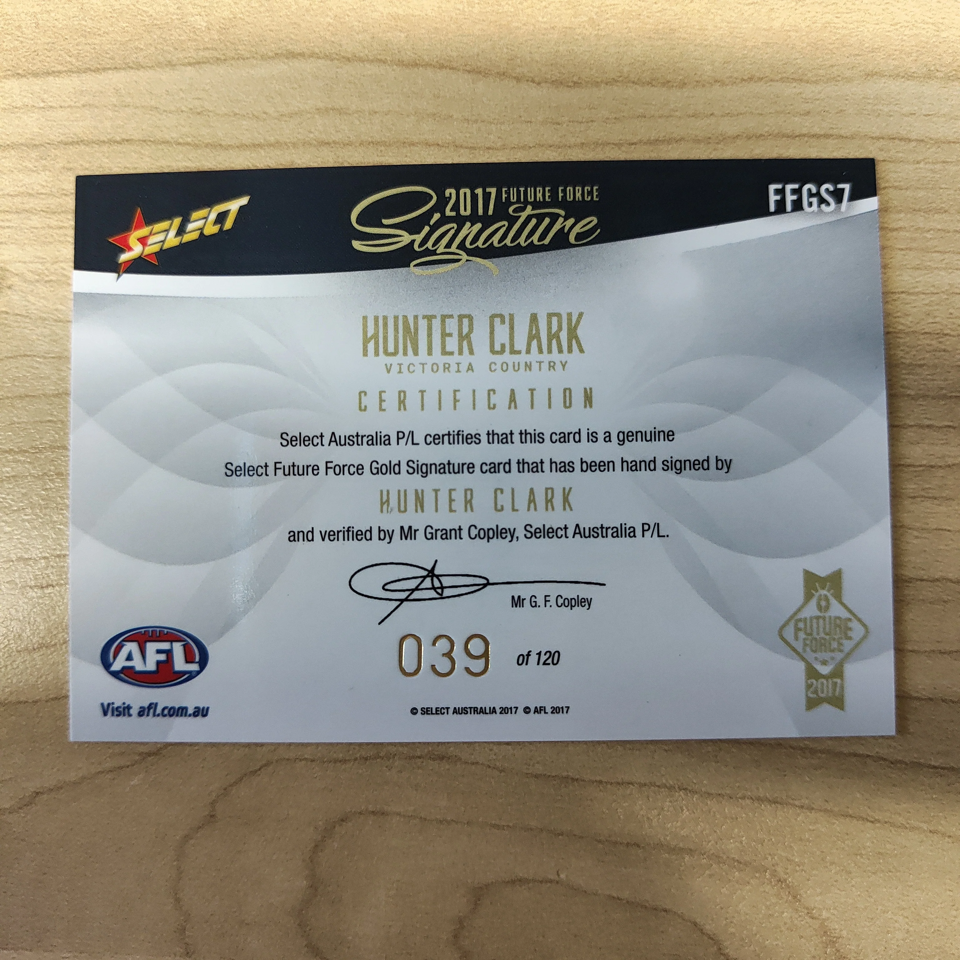 2017 Select Future Force Gold Signature Hunter Clark No.039/120 - Image 2