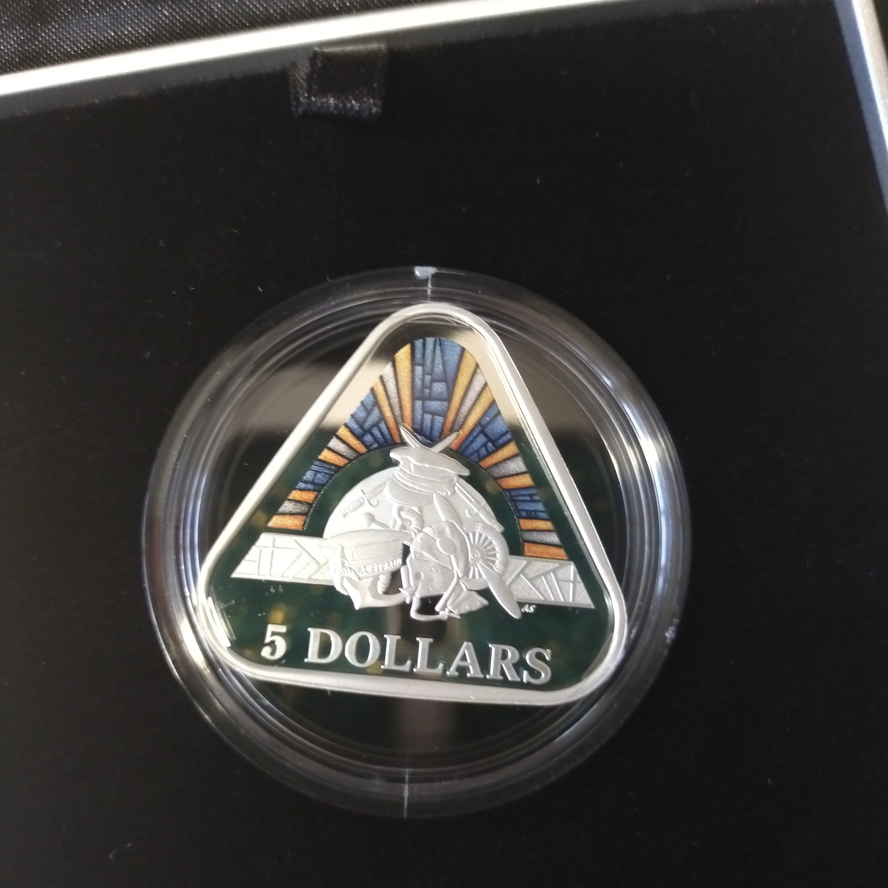 2018 Royal Australian Mint $5 Land Sea Air .999 Silver Proof Triangular Coloured Coin - Image 2