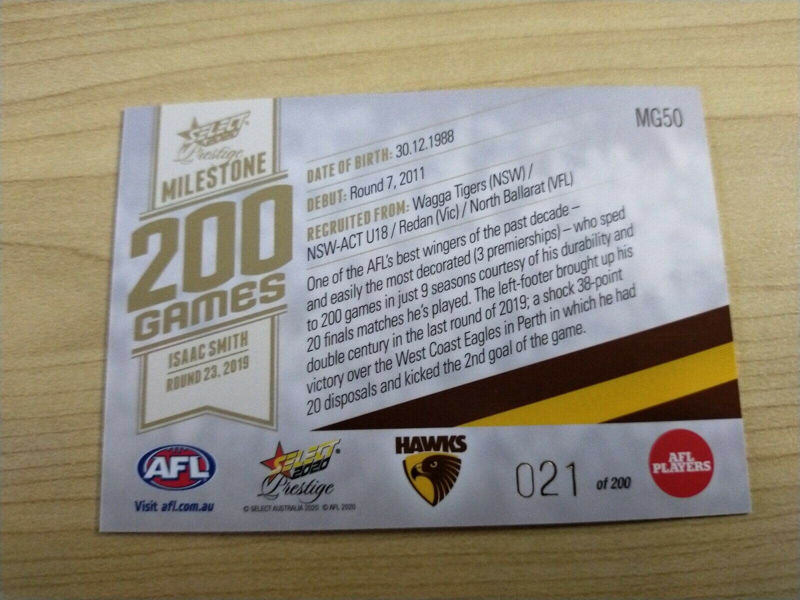 2020 Select Prestige Milestones Isaac Smith Hawthorn No.021/200 - Image 2