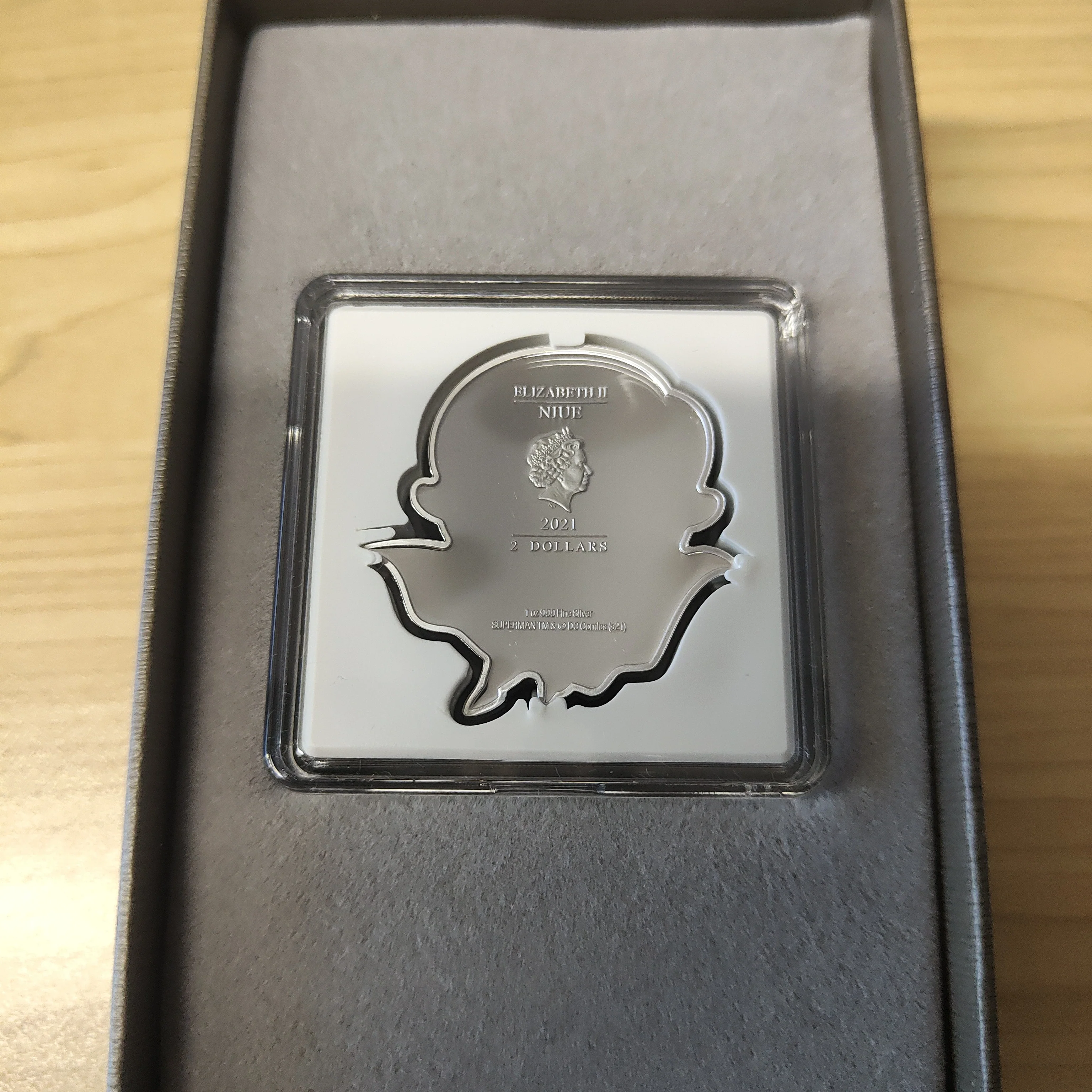 Niue 2021 New Zealand Mint $2 DC Superman Flying 1oz .999 Silver Coin - Image 3