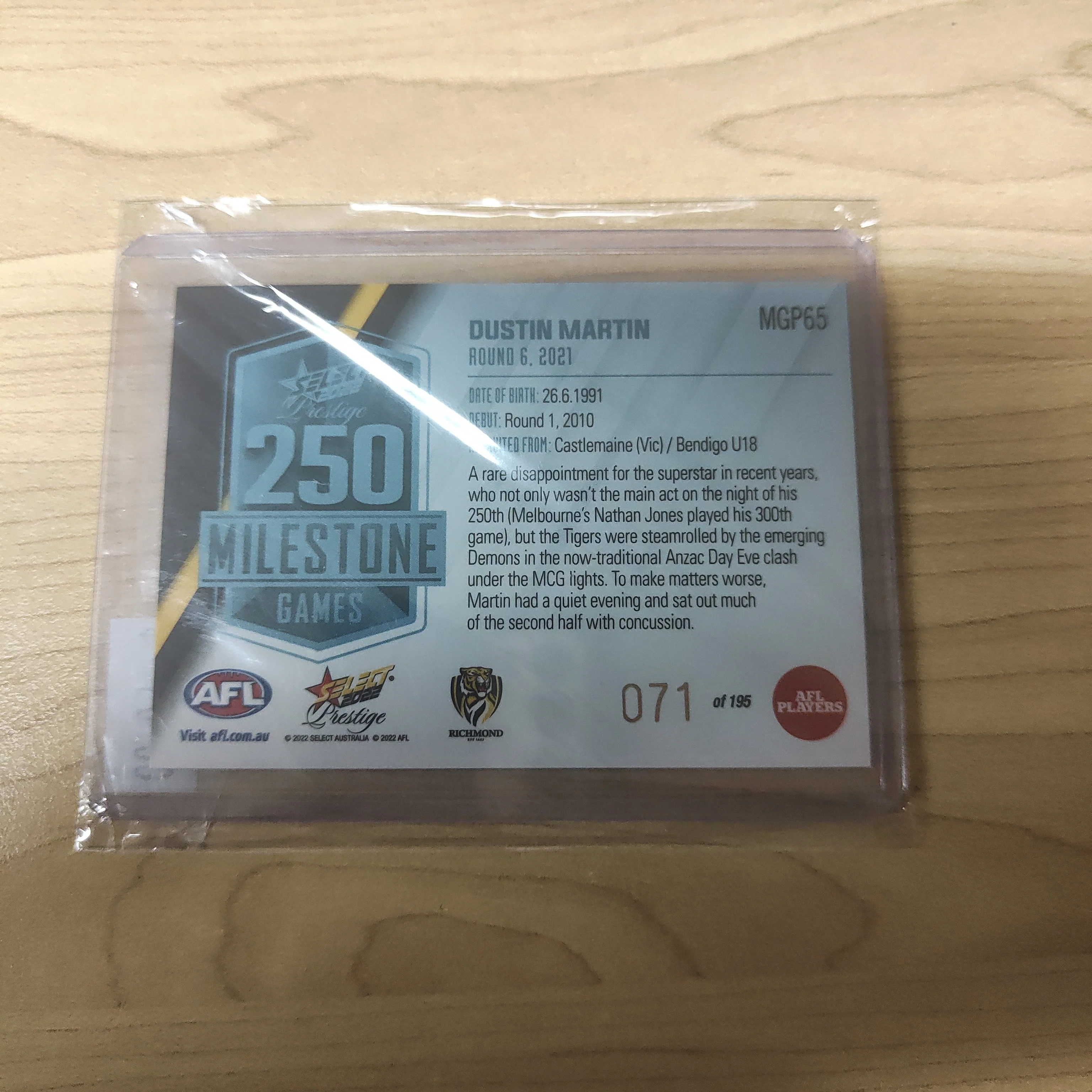 2022 AFL Select Prestige 250 Game Milestone Dustin Martin Richmond No.071/195 - Image 2