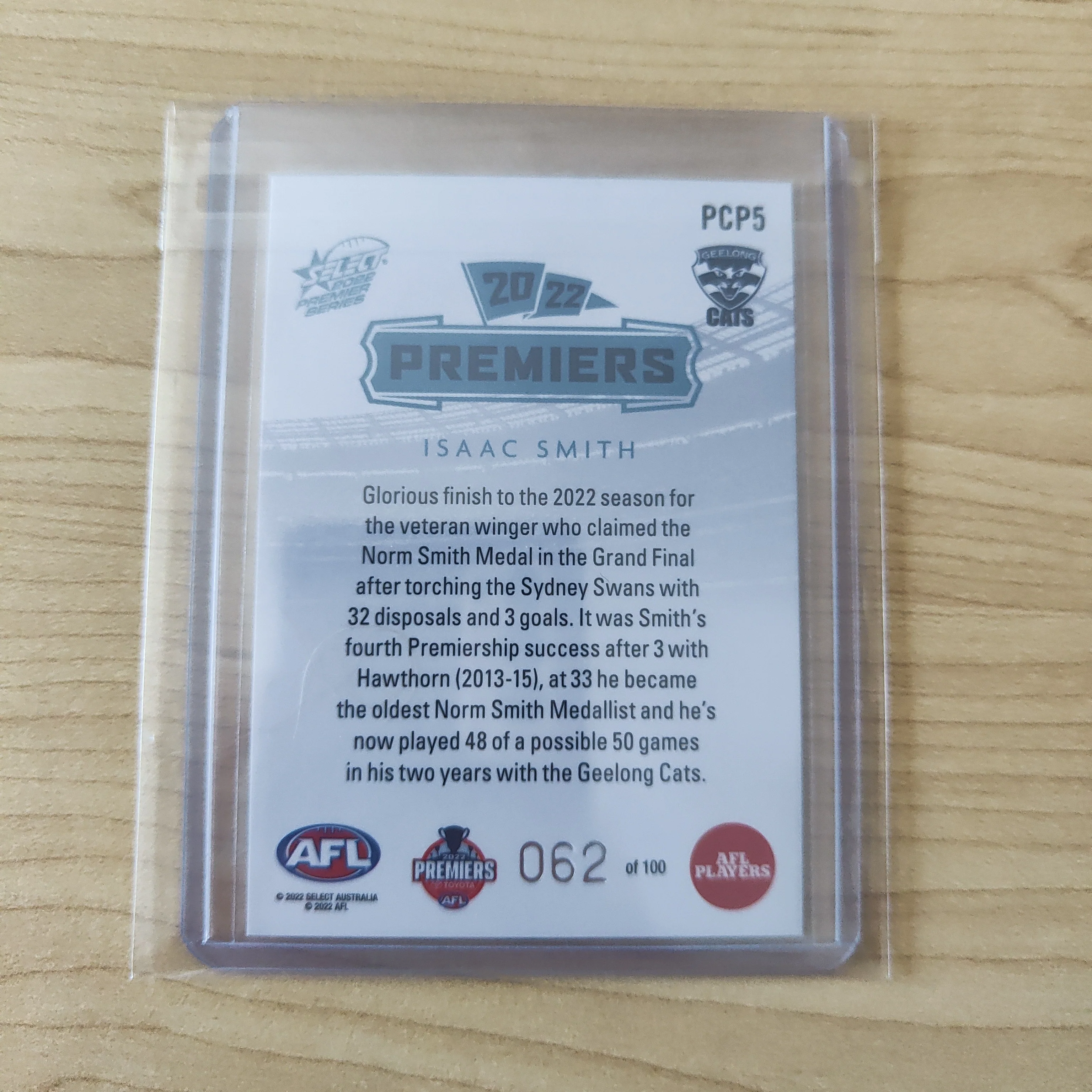 2022 AFL Select Premiership Series Isaac Smith Geelong 062/100 - Image 2