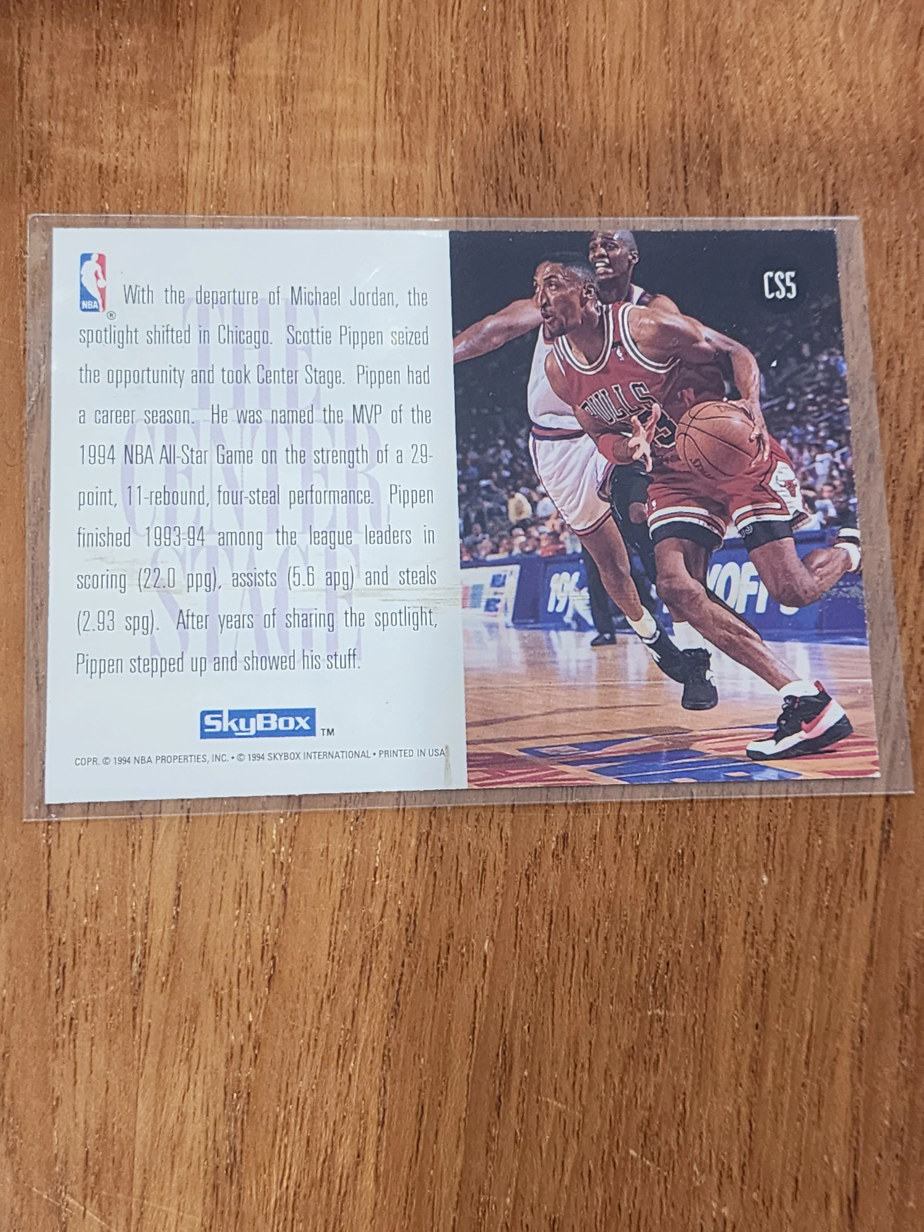 93-94 Skybox Premium Scottie Pippen Centre Stage Bulls CS5 card - Image 2