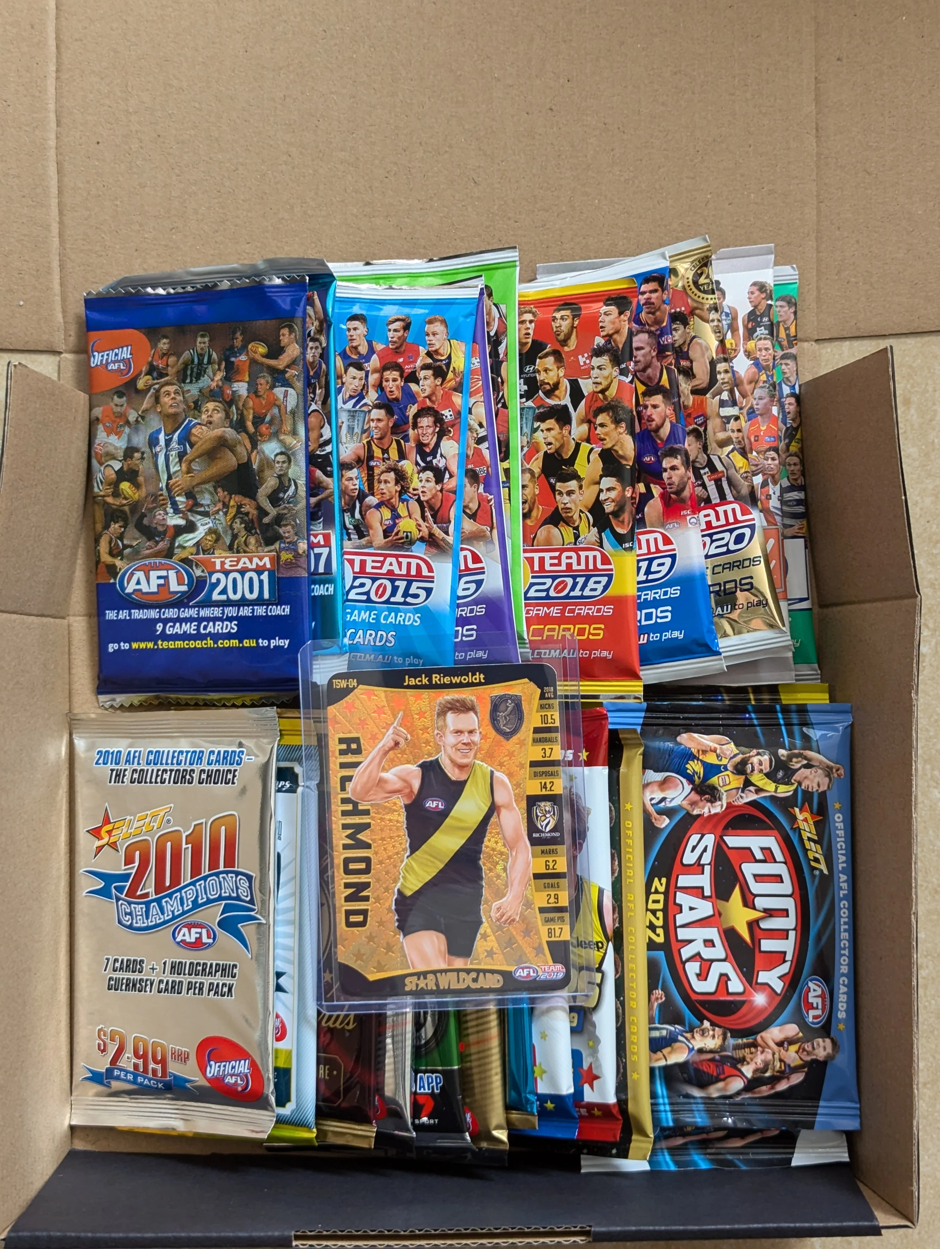 Family Fun AFL Advent Calendar 24 Days of Sealed Packets - Image 2