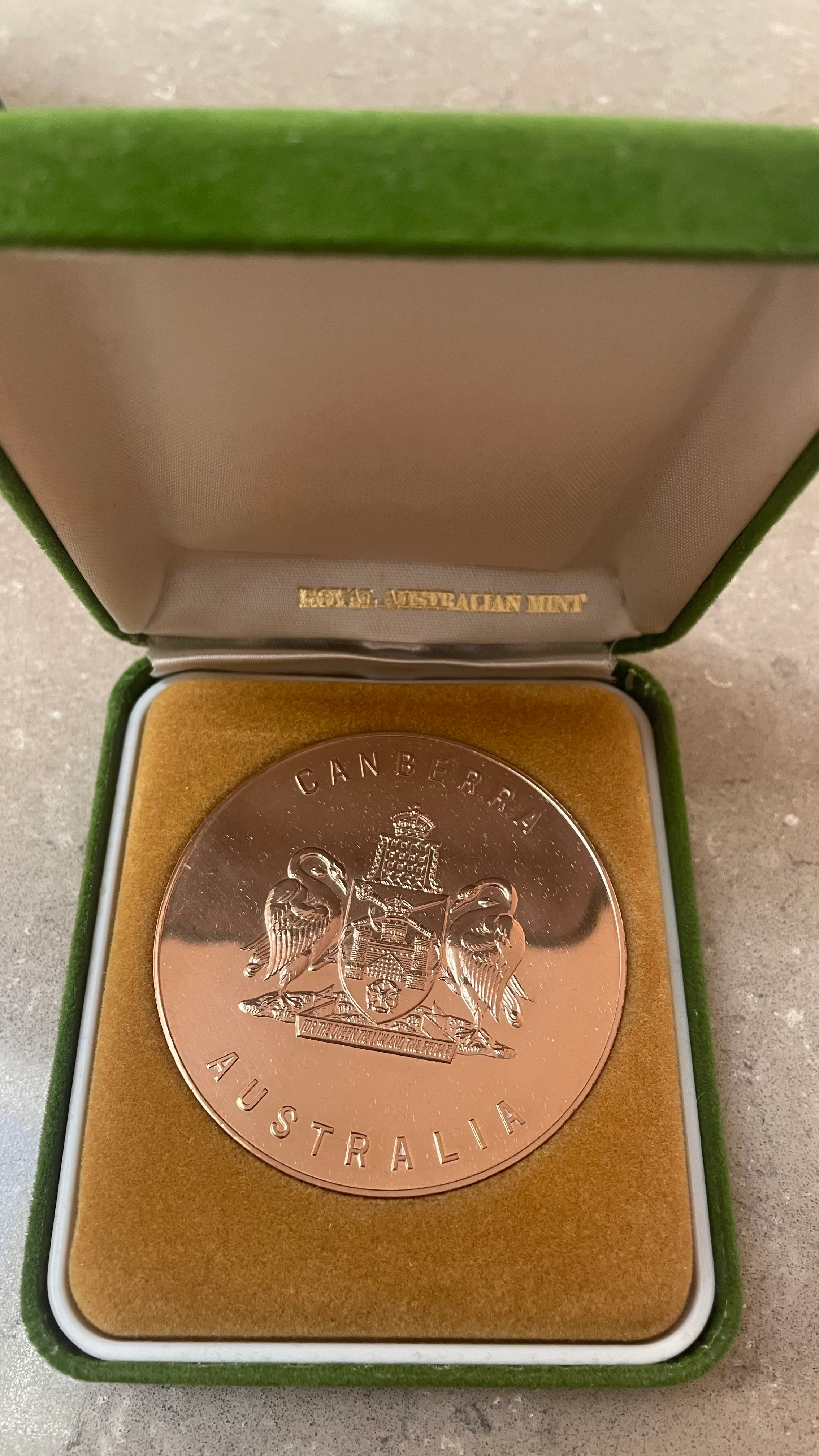 Australia 1966 The Royal Australian Mint "Canberra Attractions" Medallion Bronze - Image 2
