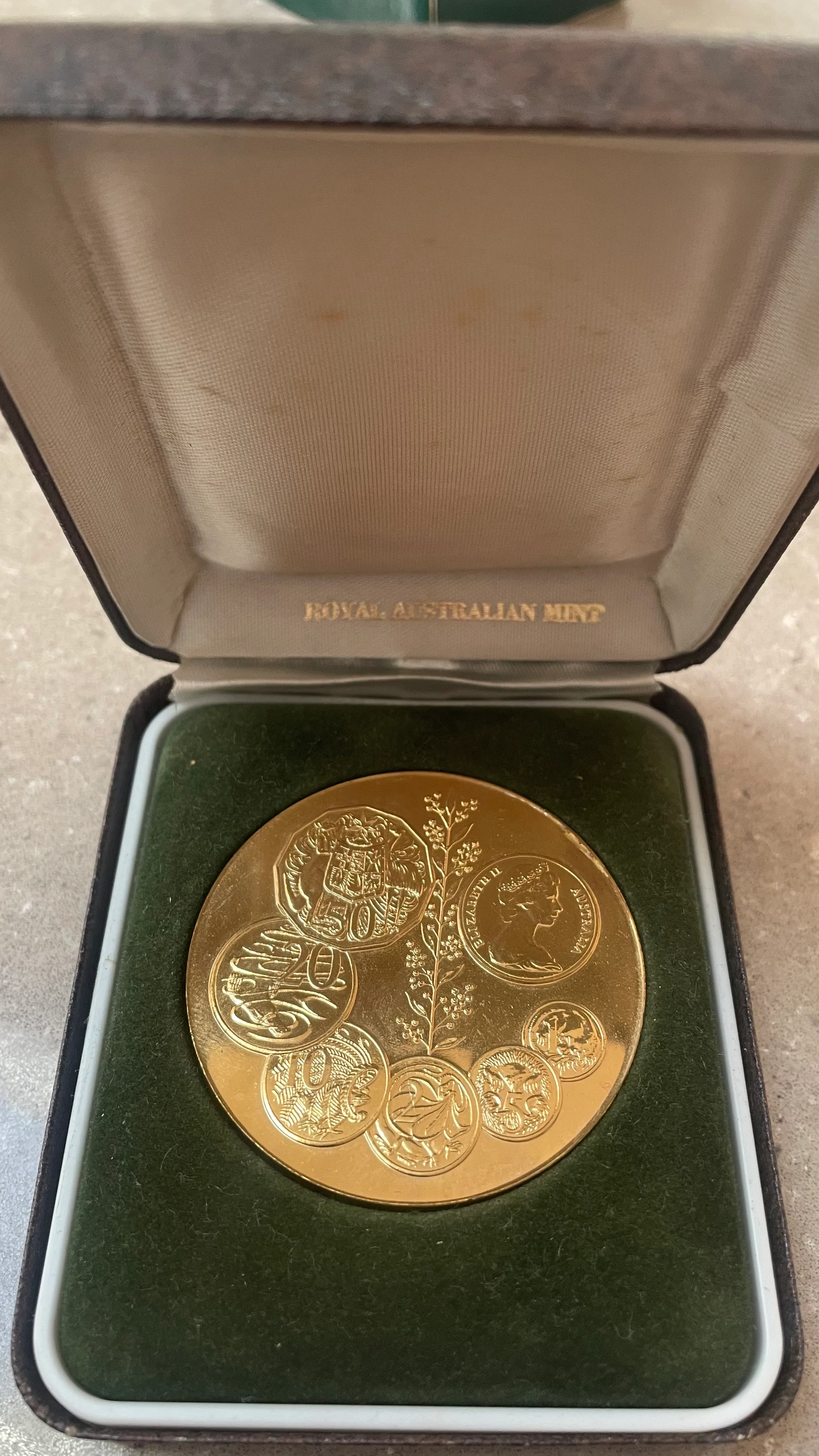 Australia 1969 The Royal Australian Mint Canberra Decimal Coinage Medallion