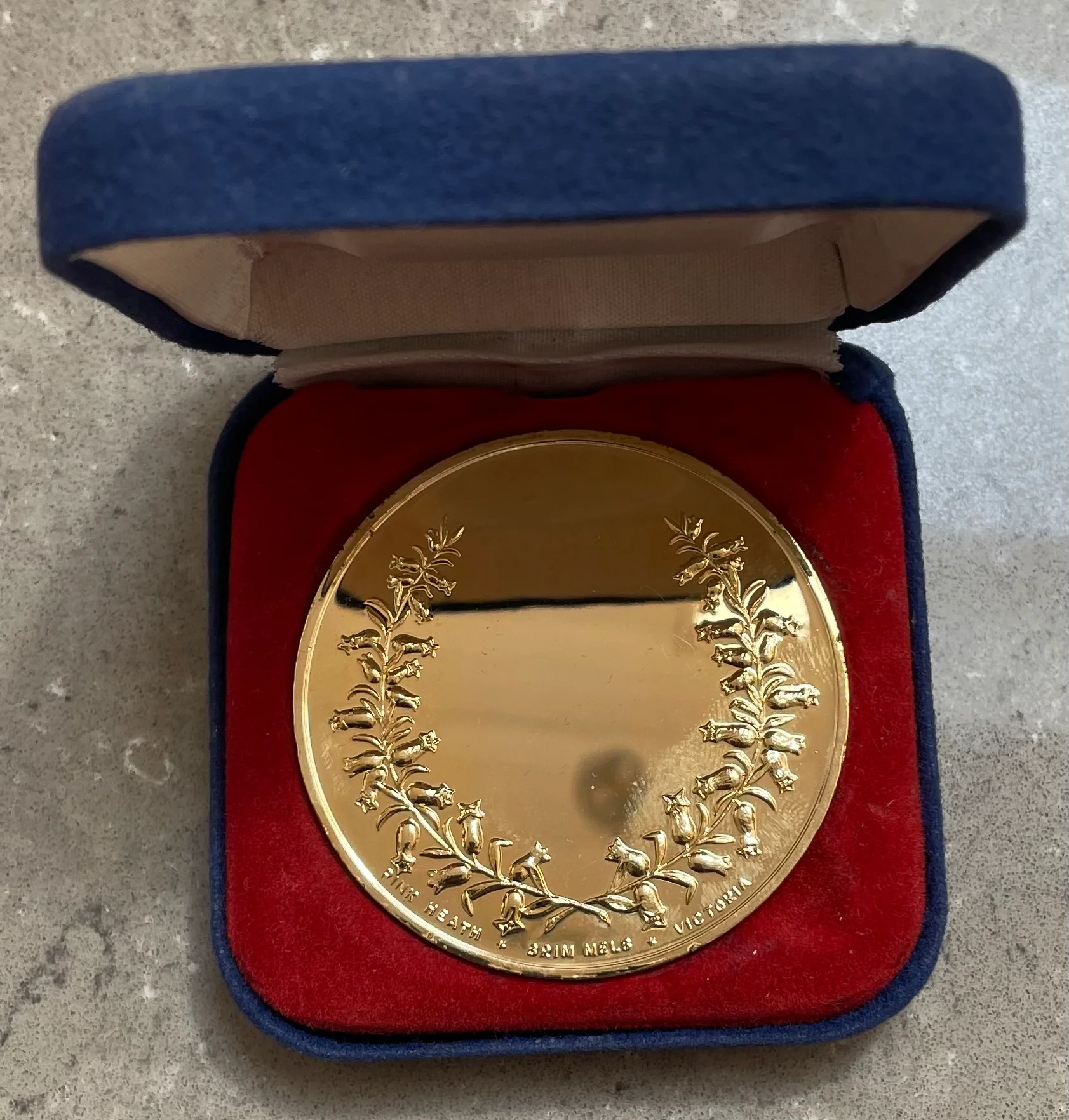 Australia 1984 - 5 Victoria 150 Years Growing Together Medallion - Image 2