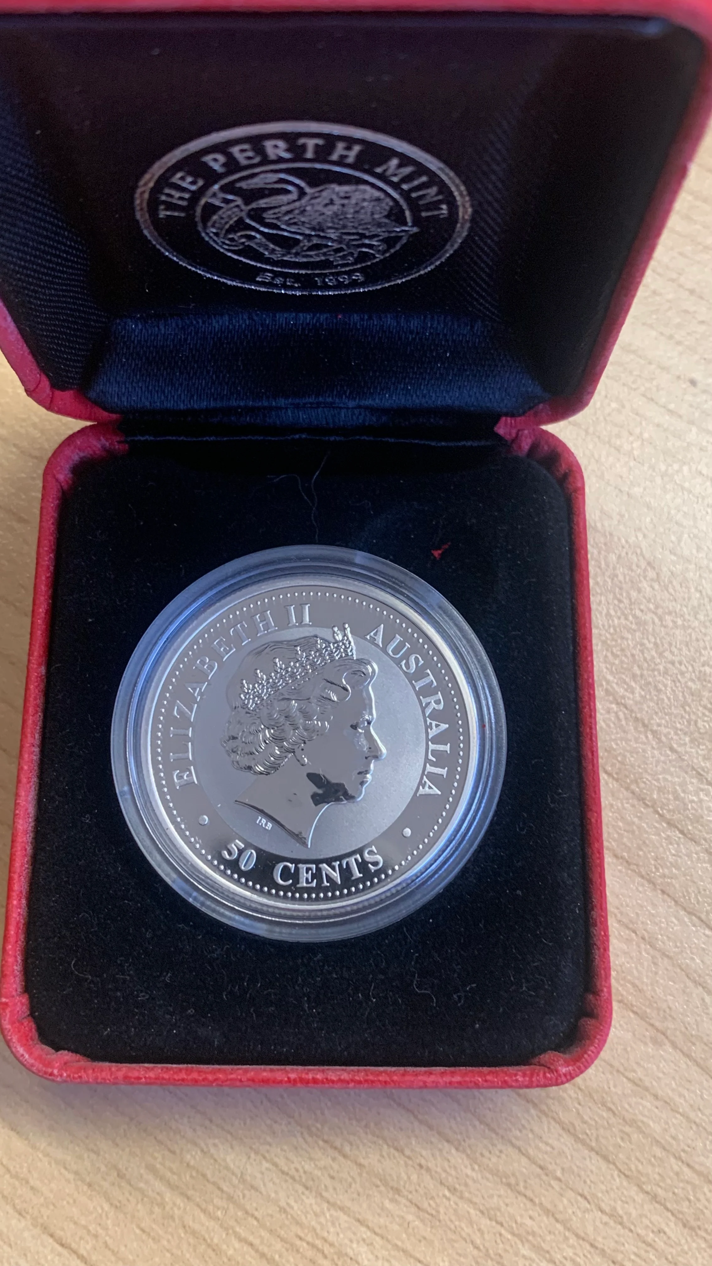 Australia 2004 $1 Year Of The Monkey coloured Silver 1/2 ounce Coin - Image 2