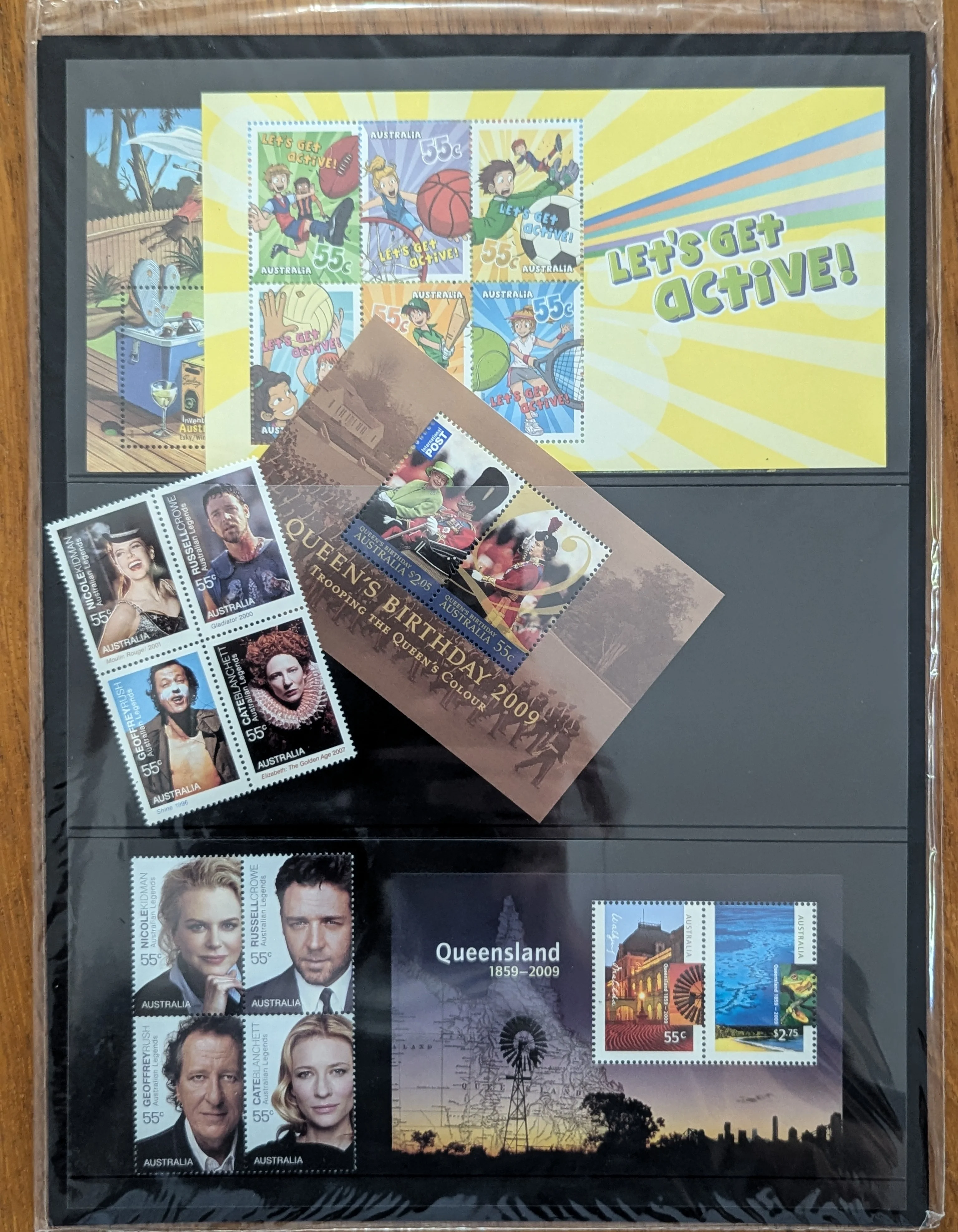 Australia Post 2009 Year Album. This book contains all the different simplified stamps issued in that year. - Image 2