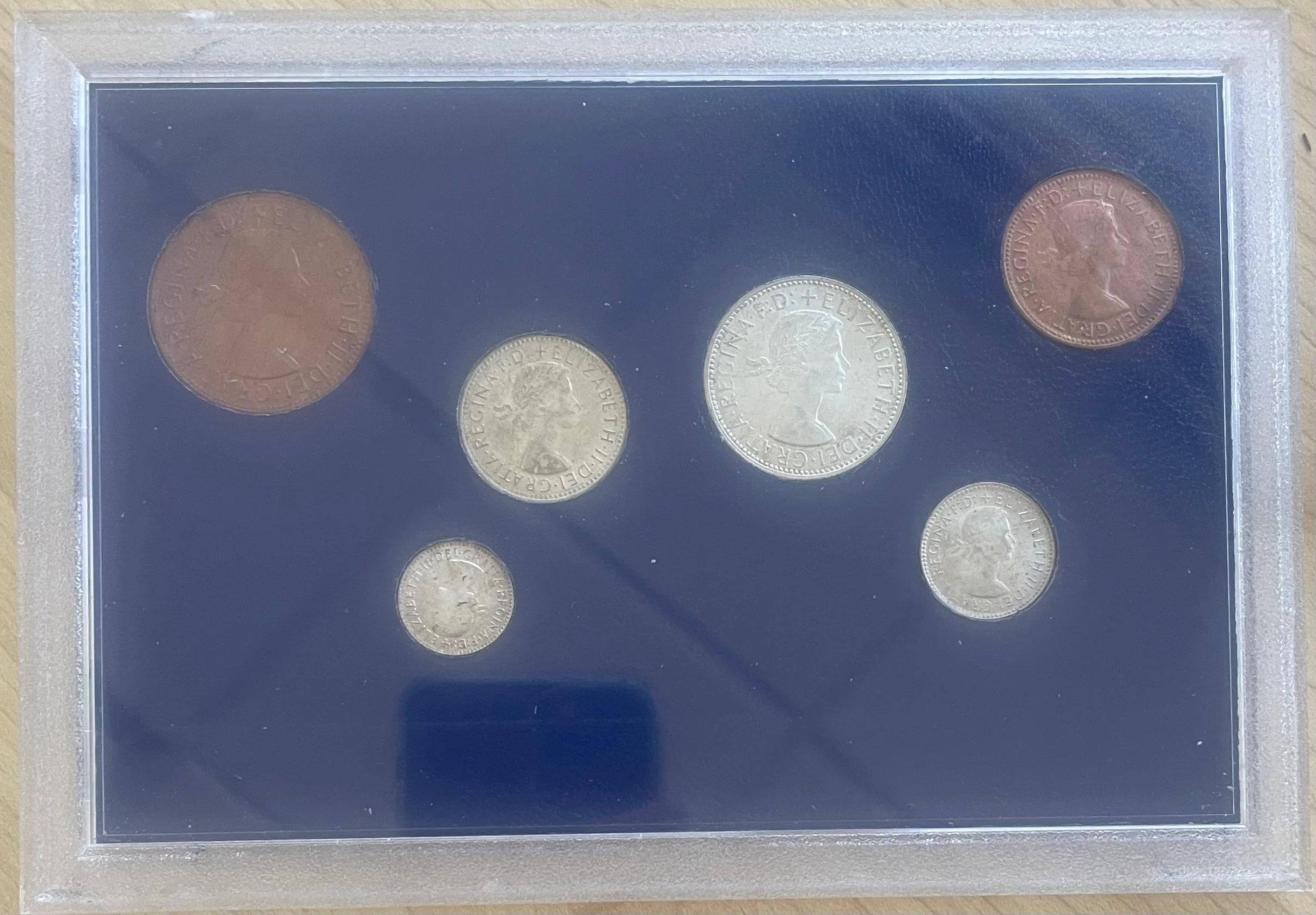 Australia Pre Decimal 6 Coin Set in Perspex Case including 4 silver coins - Image 2