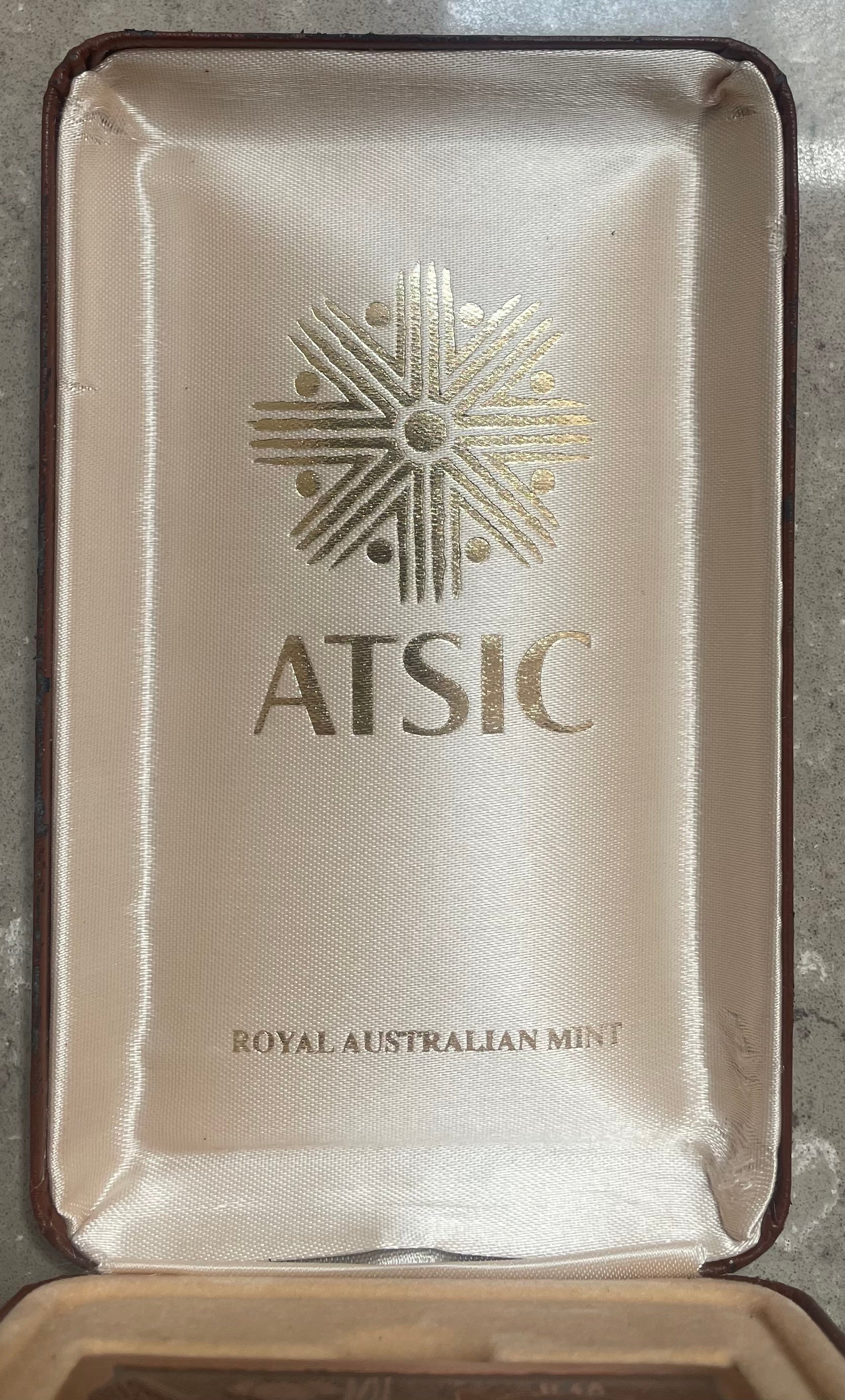 Australia Royal Australian Mint 1993 ATSIC International Year of the World's Indigenous People Medallion - Image 3