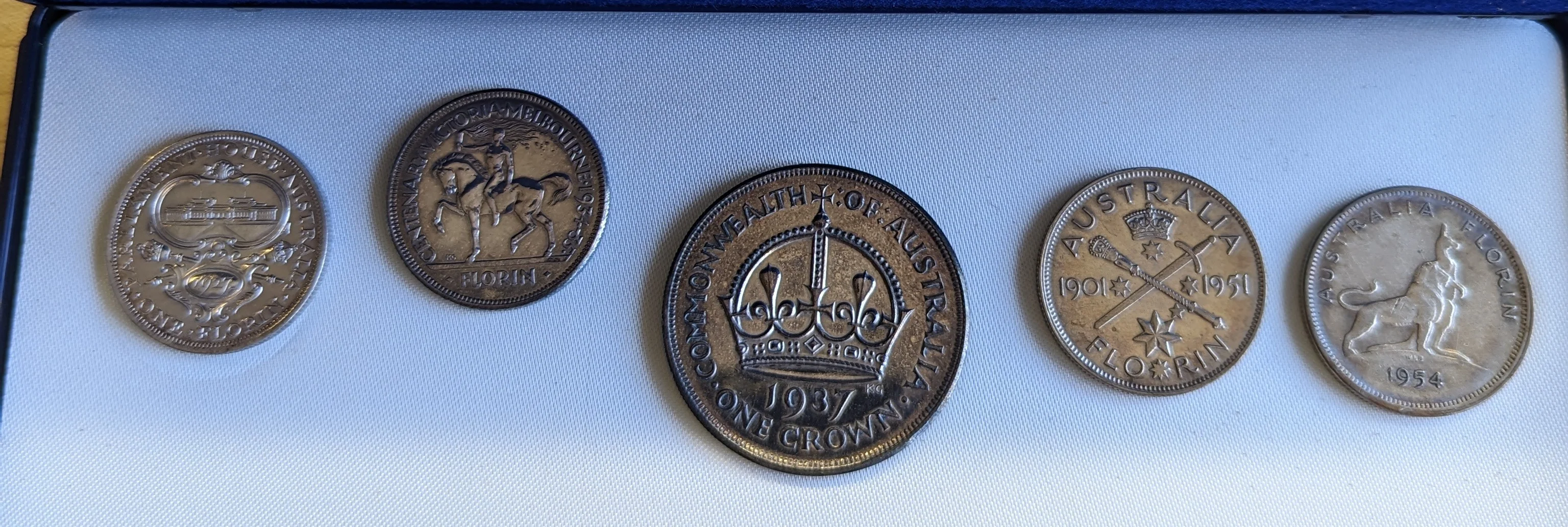 Australia 1927-54 Silver Commemorative Florins and Crown Set of 5 in plush box - Image 2