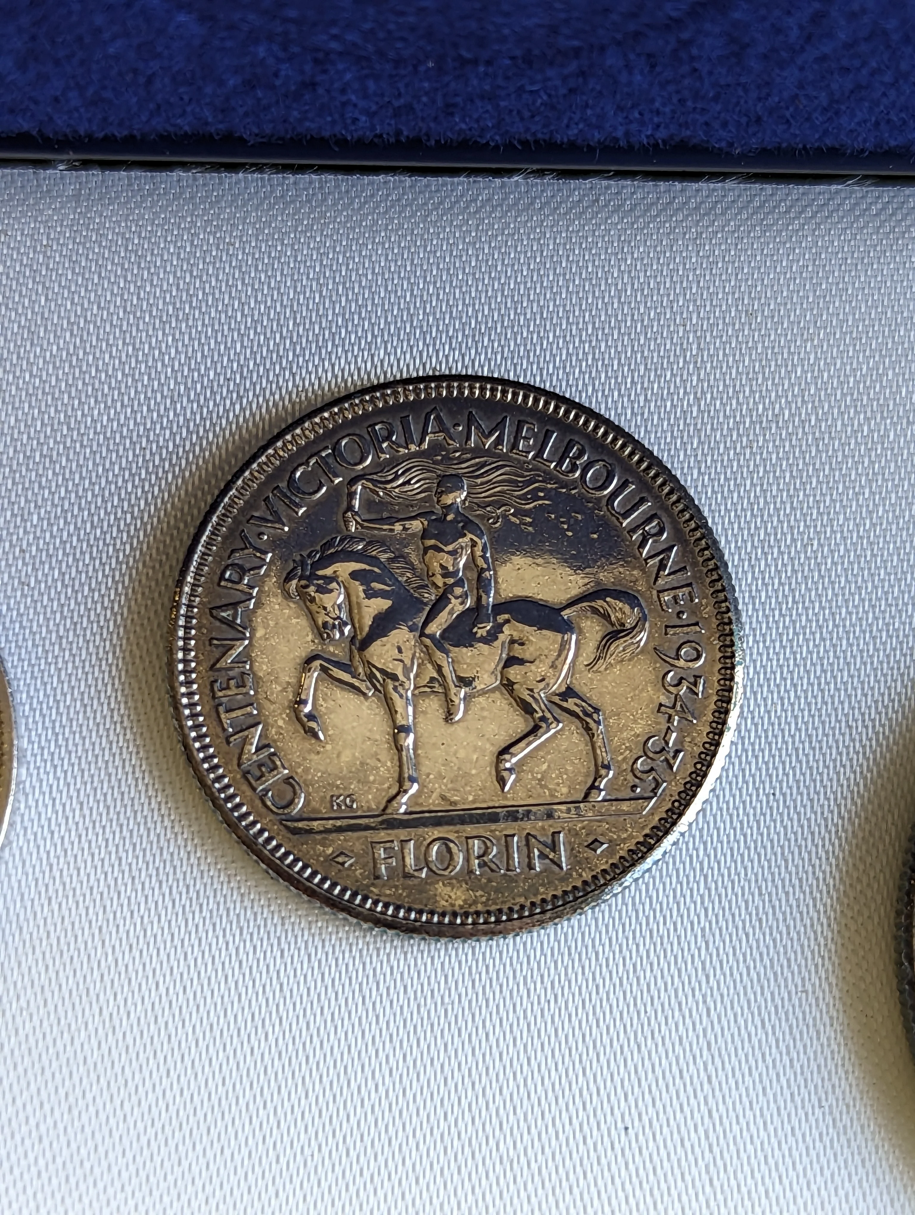 Australia 1927-54 Silver Commemorative Florins and Crown Set of 5 in plush box - Image 4