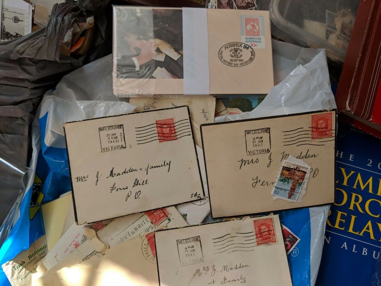 Large Box of World Stamps. Approx 20kg. Hours of fun to be had! Find a gem. - Image 3