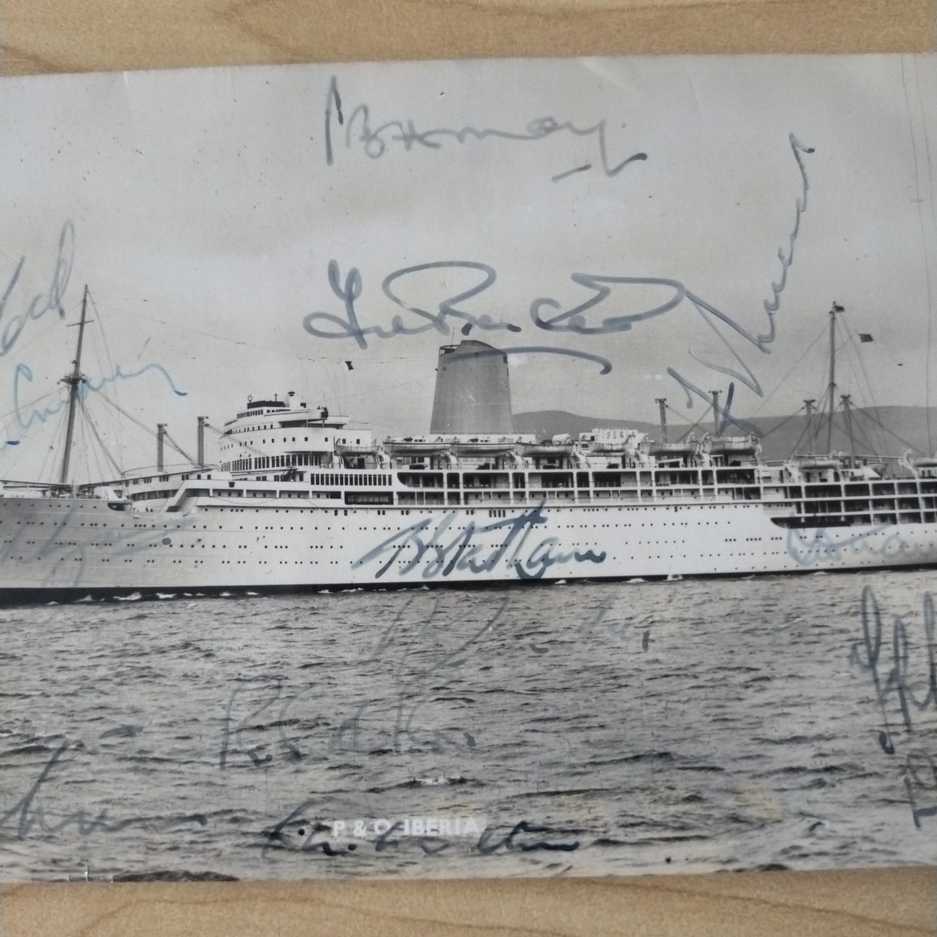 Cricket 1954-5 MCC Marylebone Cricket Club England Ashes Test Team Signed Postcard including Statham, Cowdrey and Tyson, on P&O Iberia - Image 4