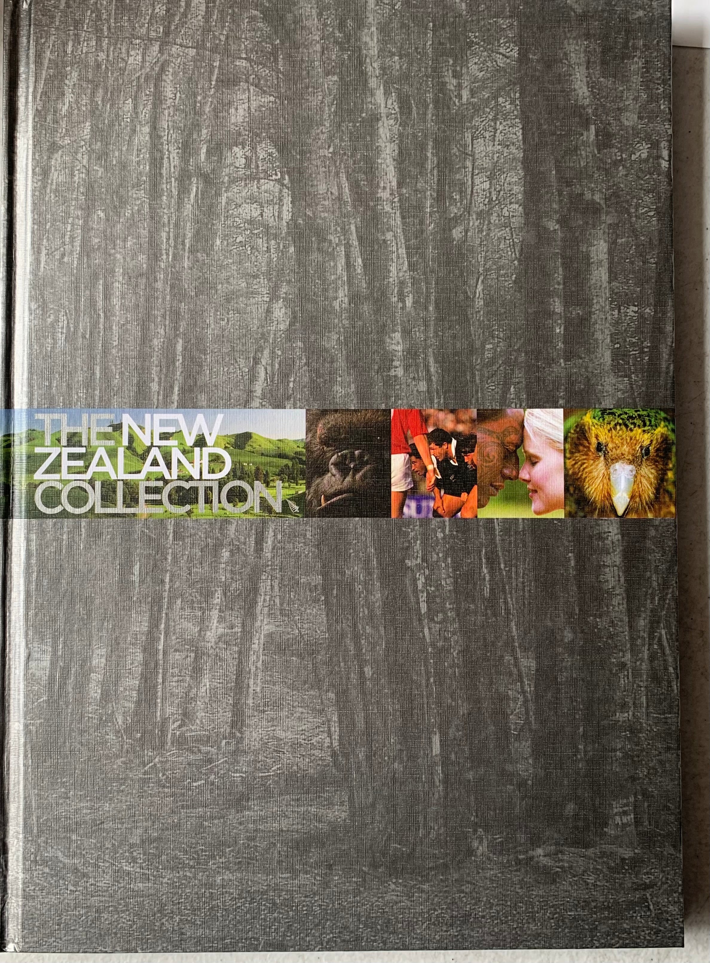 New Zealand 2005 Post Office Year Book containing all the different simplified stamps issued that year - Image 2