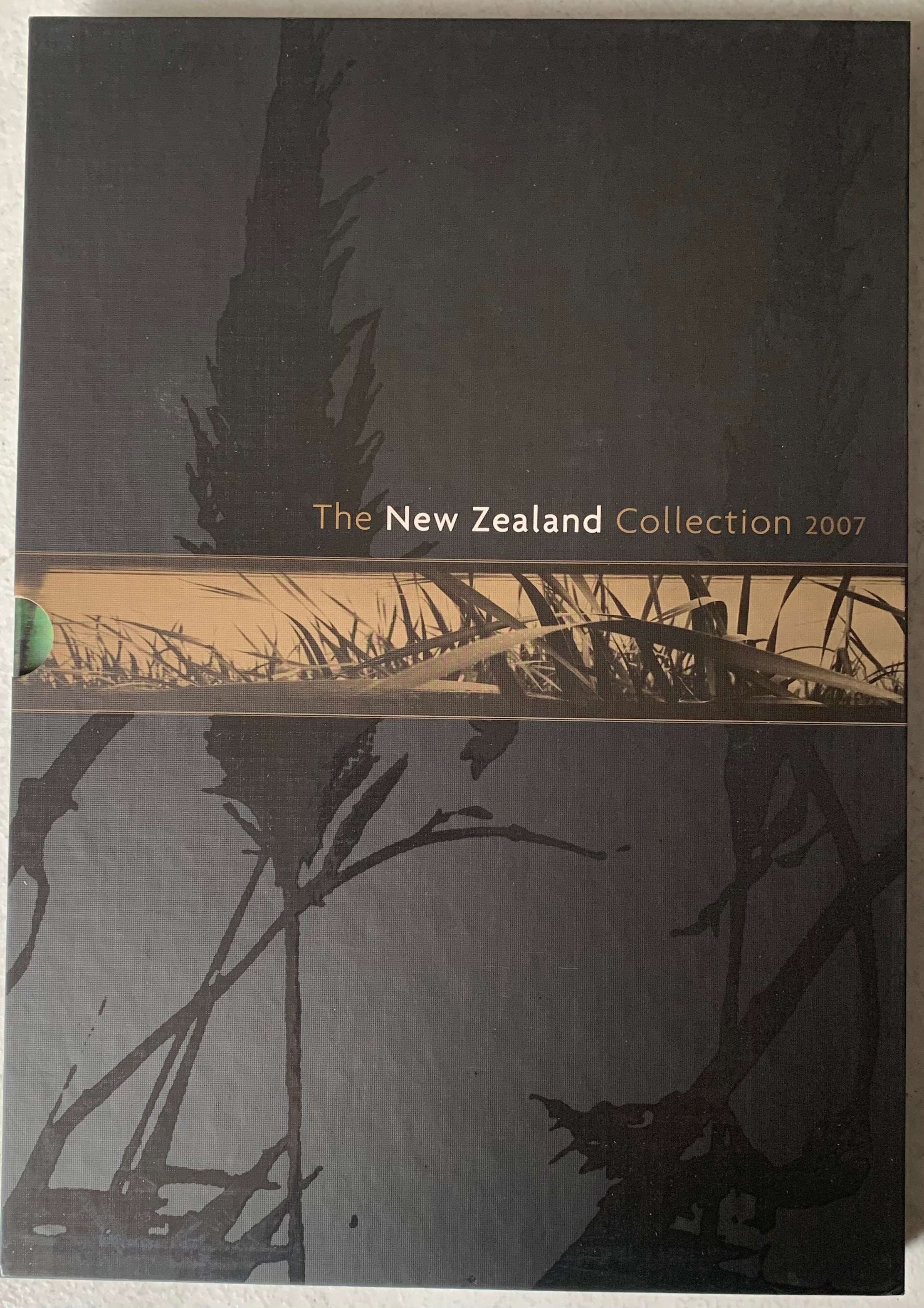 New Zealand 2007 Post Office Year Book containing all the different simplified stamps issued that year - Image 2
