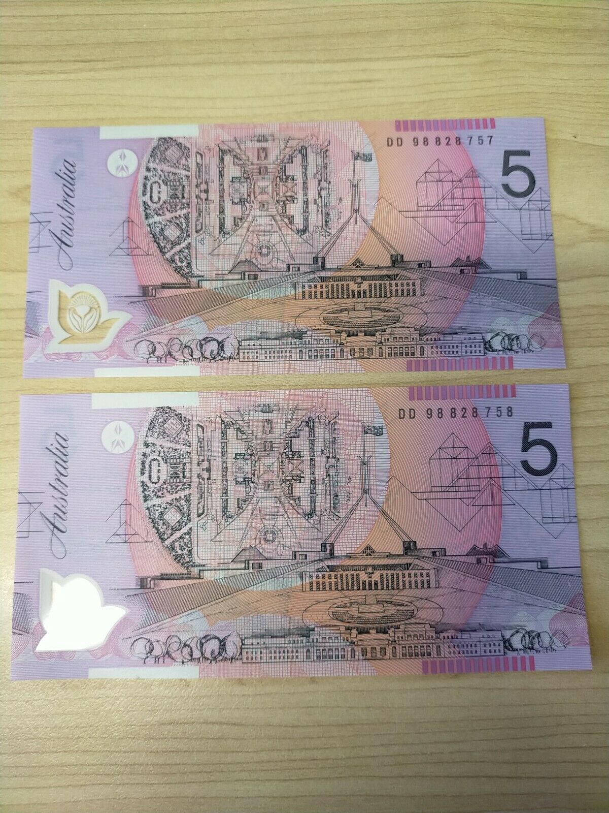 R218c 1998 $5 Uncirculated Run of 2 Banknotes