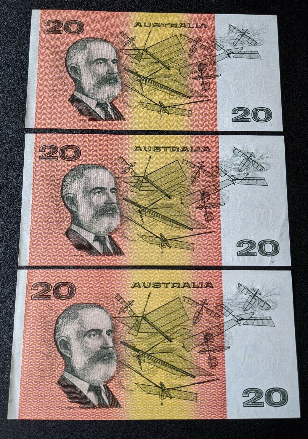 R409a Australia $20 Run Of 3. Middle Banknote Missing Serial Numbers On Left. - Image 4