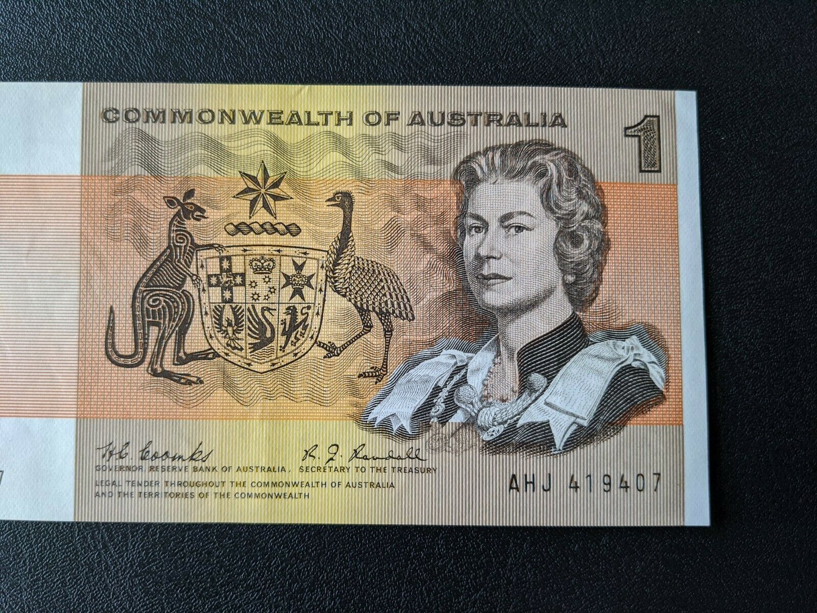 R72 $1 Commonwealth Of Australia Coombs/Randall Banknote Light Centre Fold UNC - Image 3