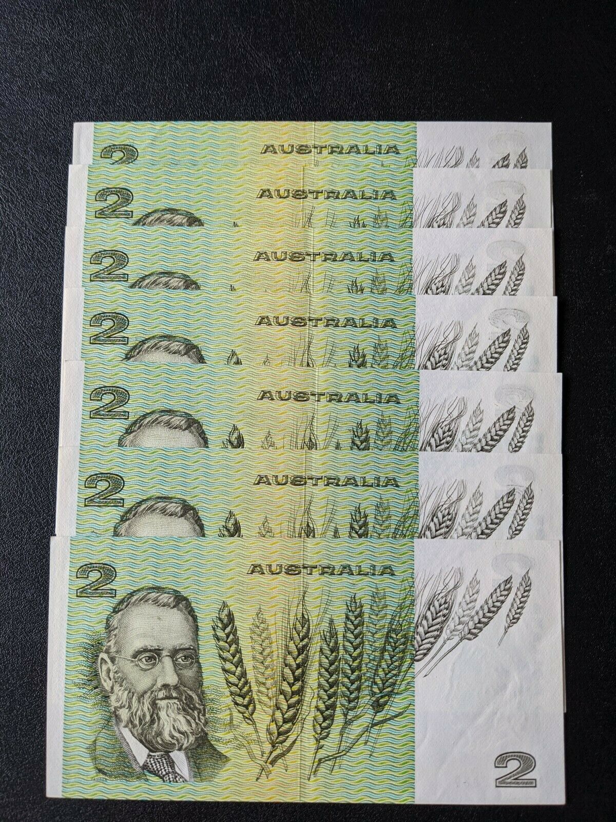 R85 $2 Australia Run Of 7 Consecutive Banknotes aUnc - Image 2