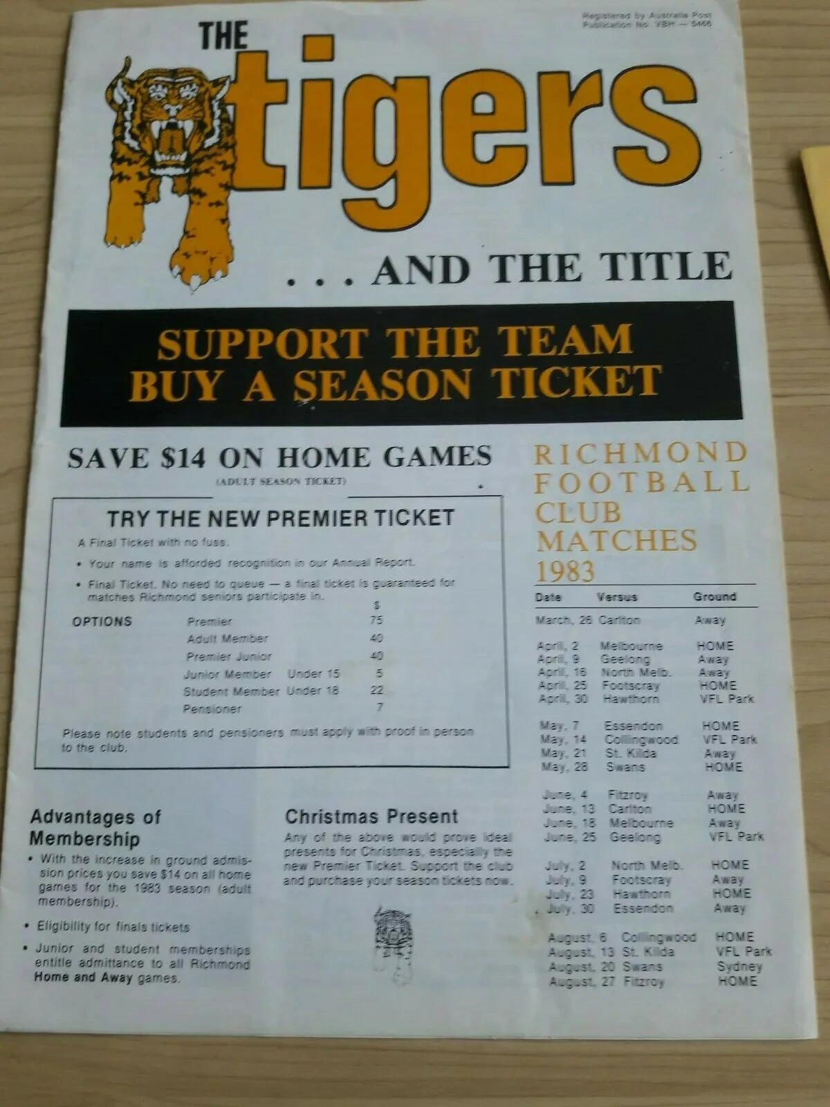 Richmond Tigers VFL Collection Including Lovely Playing Card And Publications - Image 5