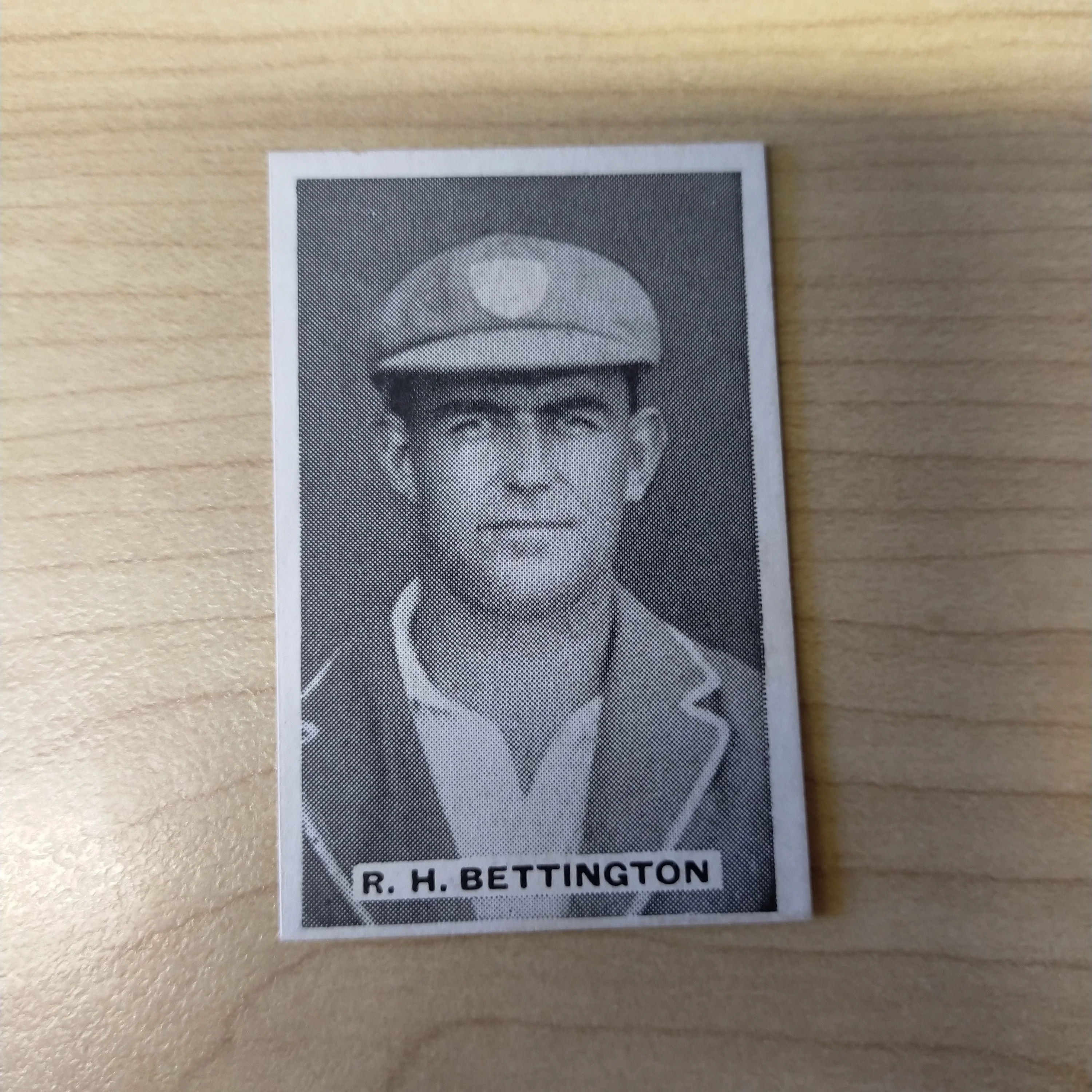Sweetacres Champion Chewing Gum R H Bettington Prominent Cricketers Cricket Cigarette Card No.36