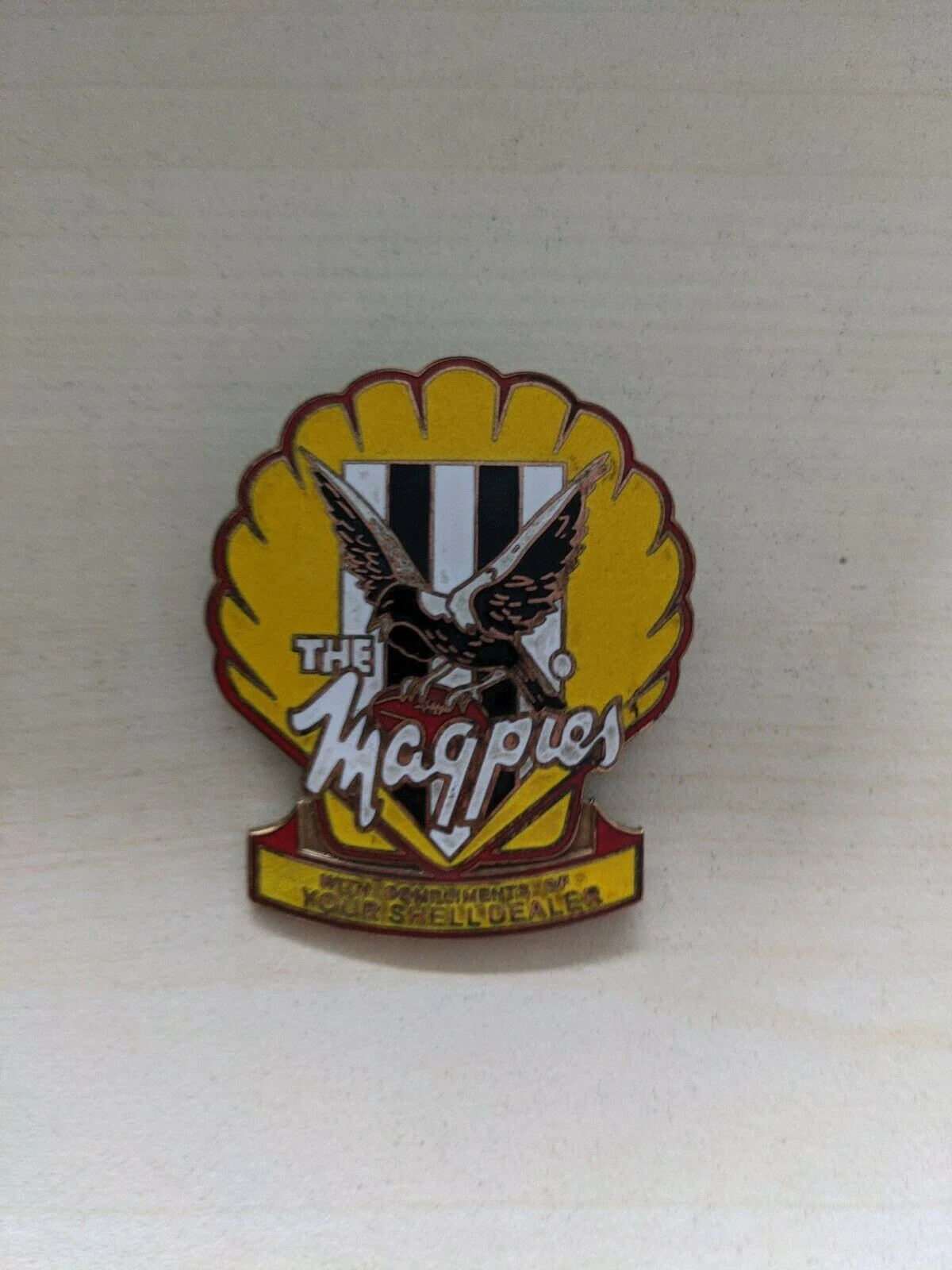 VFL Collingwood Football The Magpies Shell Petrol Badge - Image 2